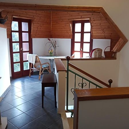 Borostyan Vendeghaz Apartment บาลาตอนเคเรสตูร์ ภายนอก รูปภาพ