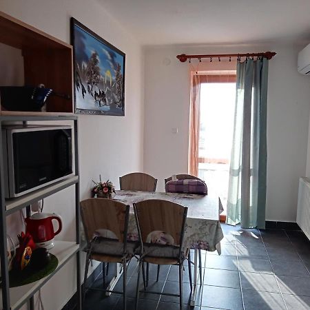 Borostyan Vendeghaz Apartment บาลาตอนเคเรสตูร์ ภายนอก รูปภาพ