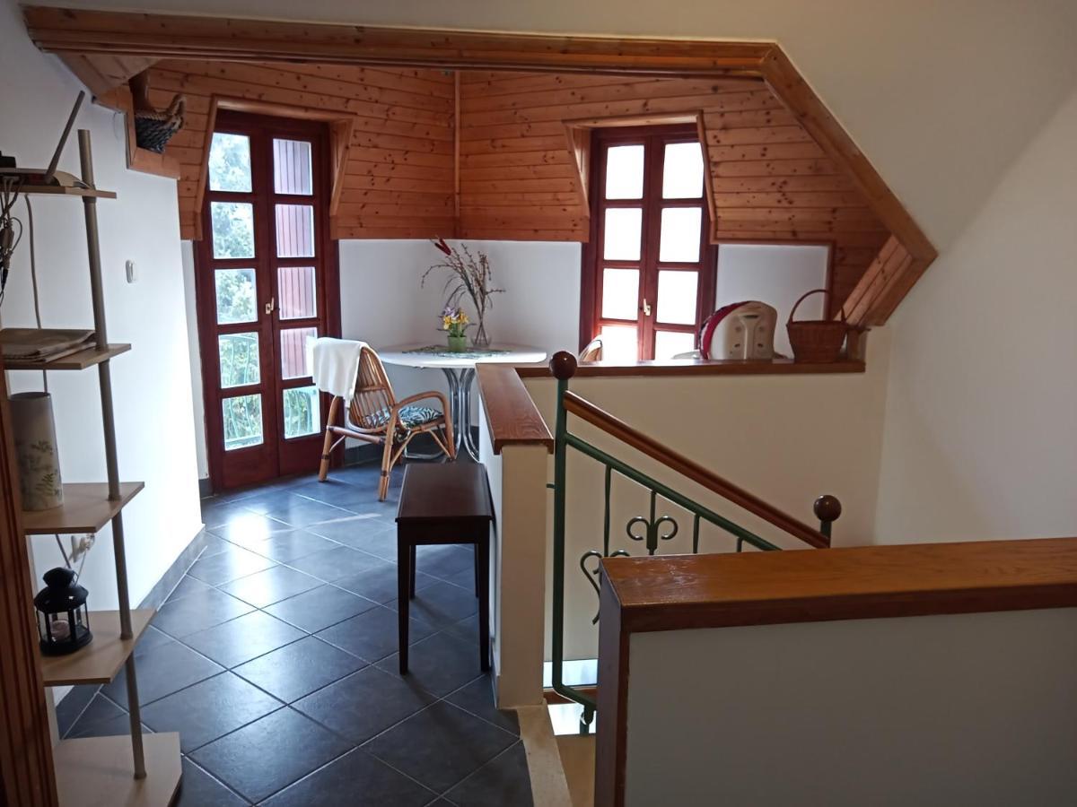Borostyan Vendeghaz Apartment บาลาตอนเคเรสตูร์ ภายนอก รูปภาพ