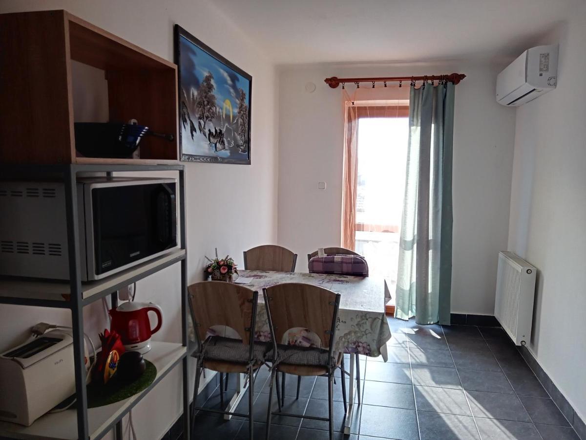 Borostyan Vendeghaz Apartment บาลาตอนเคเรสตูร์ ภายนอก รูปภาพ