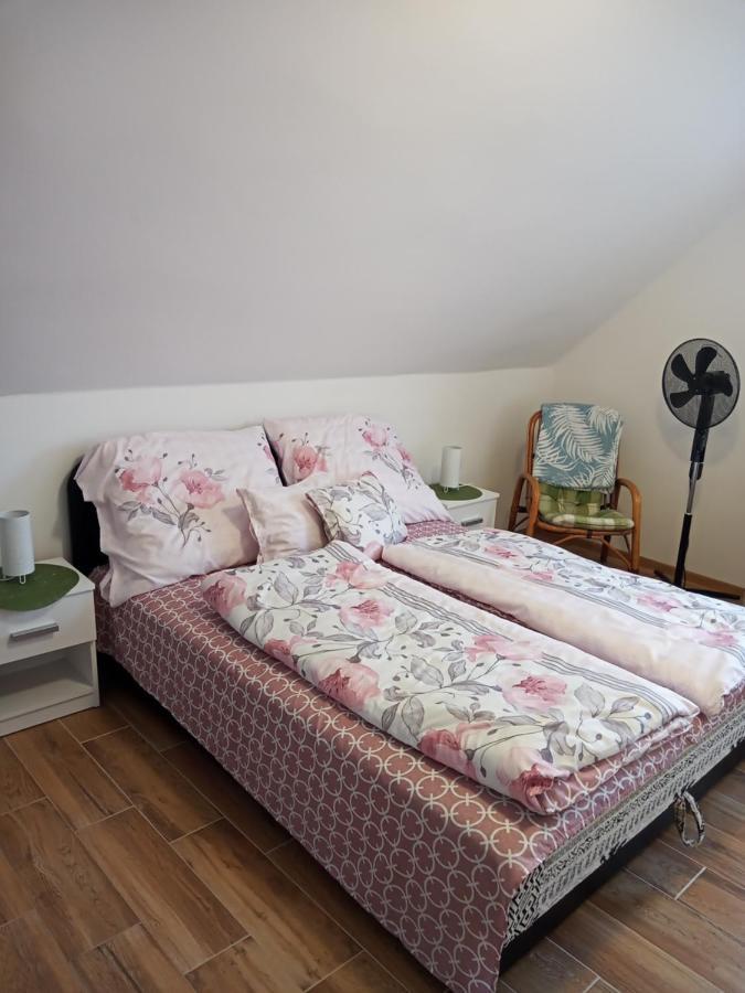 Borostyan Vendeghaz Apartment บาลาตอนเคเรสตูร์ ภายนอก รูปภาพ