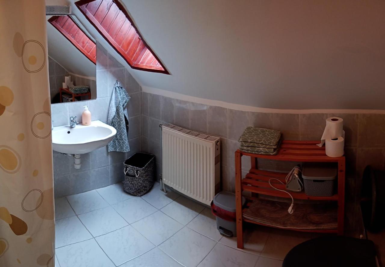 Borostyan Vendeghaz Apartment บาลาตอนเคเรสตูร์ ภายนอก รูปภาพ