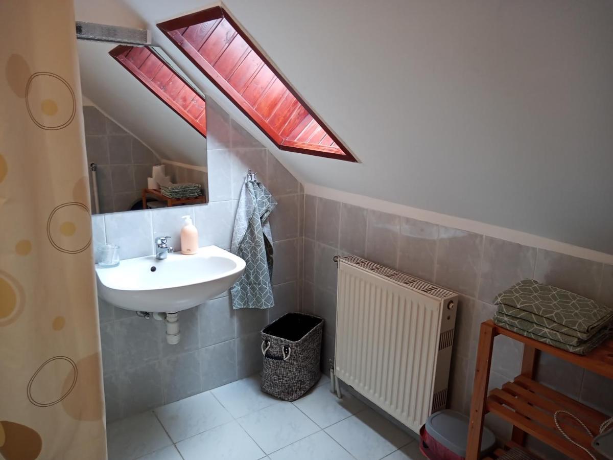 Borostyan Vendeghaz Apartment บาลาตอนเคเรสตูร์ ภายนอก รูปภาพ