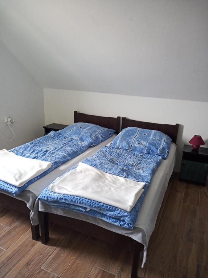 Borostyan Vendeghaz Apartment บาลาตอนเคเรสตูร์ ภายนอก รูปภาพ
