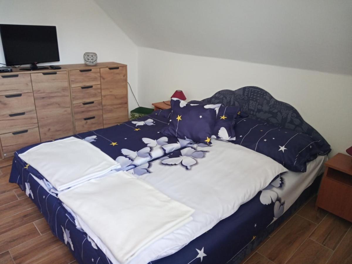 Borostyan Vendeghaz Apartment บาลาตอนเคเรสตูร์ ภายนอก รูปภาพ